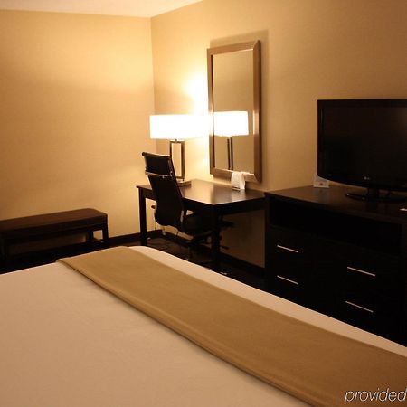 Holiday Inn Express - Ludlow - Chicopee Area By Ihg Екстериор снимка