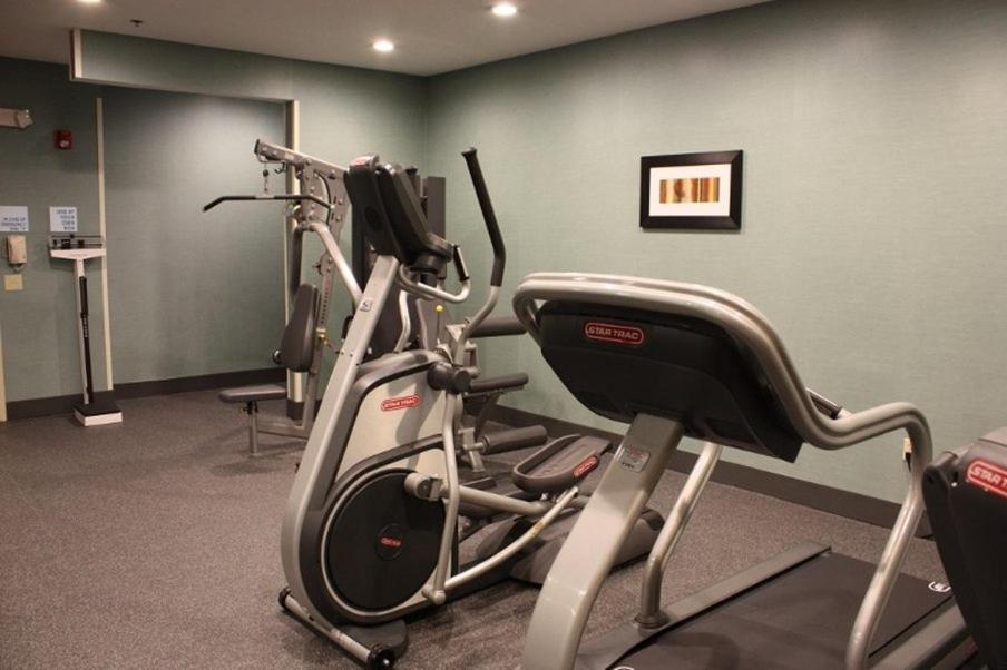 Holiday Inn Express - Ludlow - Chicopee Area By Ihg Екстериор снимка