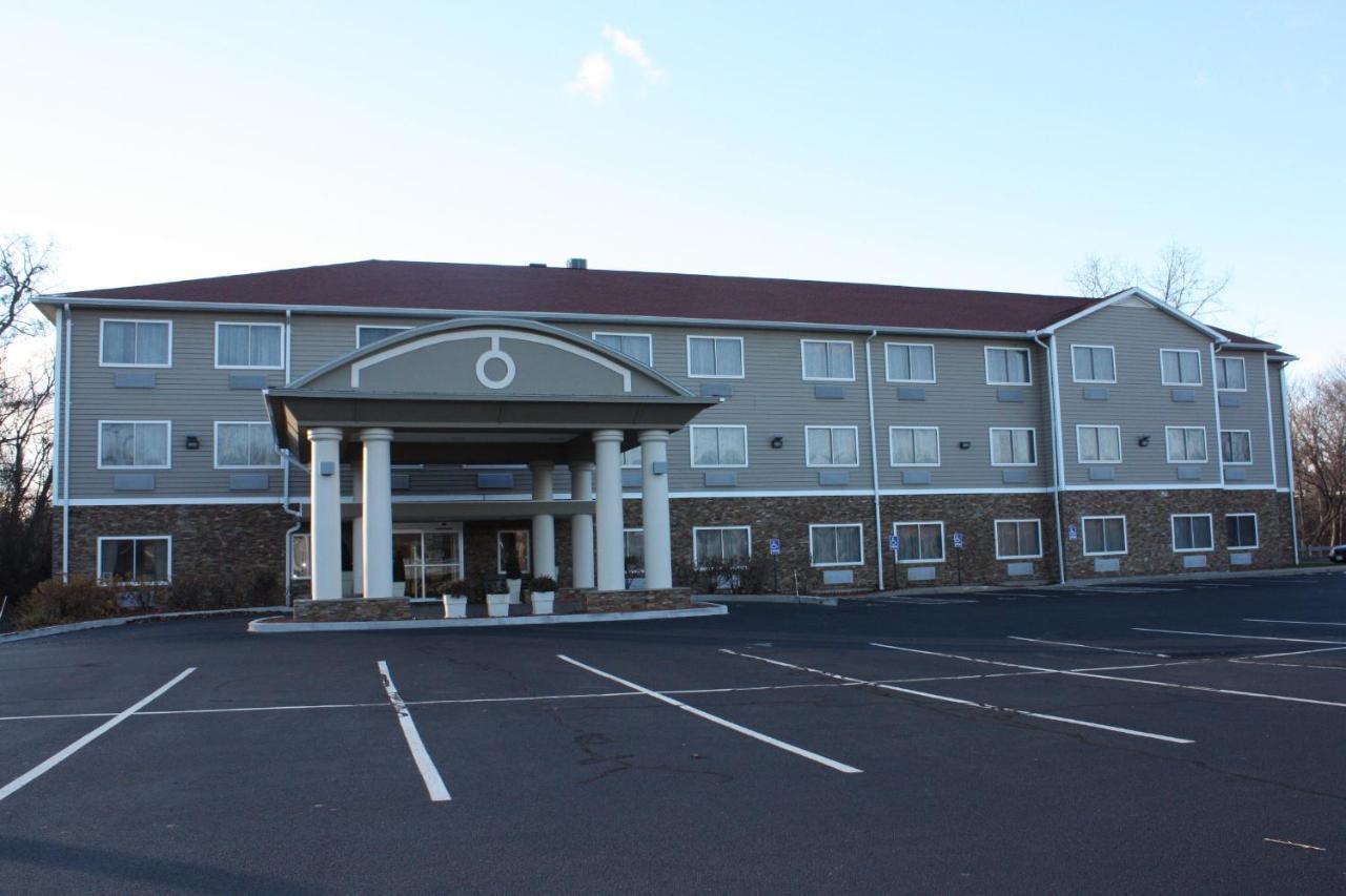 Holiday Inn Express - Ludlow - Chicopee Area By Ihg Екстериор снимка