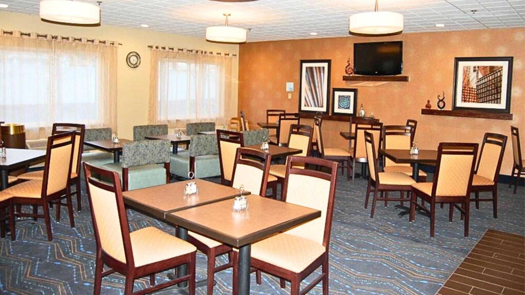 Holiday Inn Express - Ludlow - Chicopee Area By Ihg Екстериор снимка