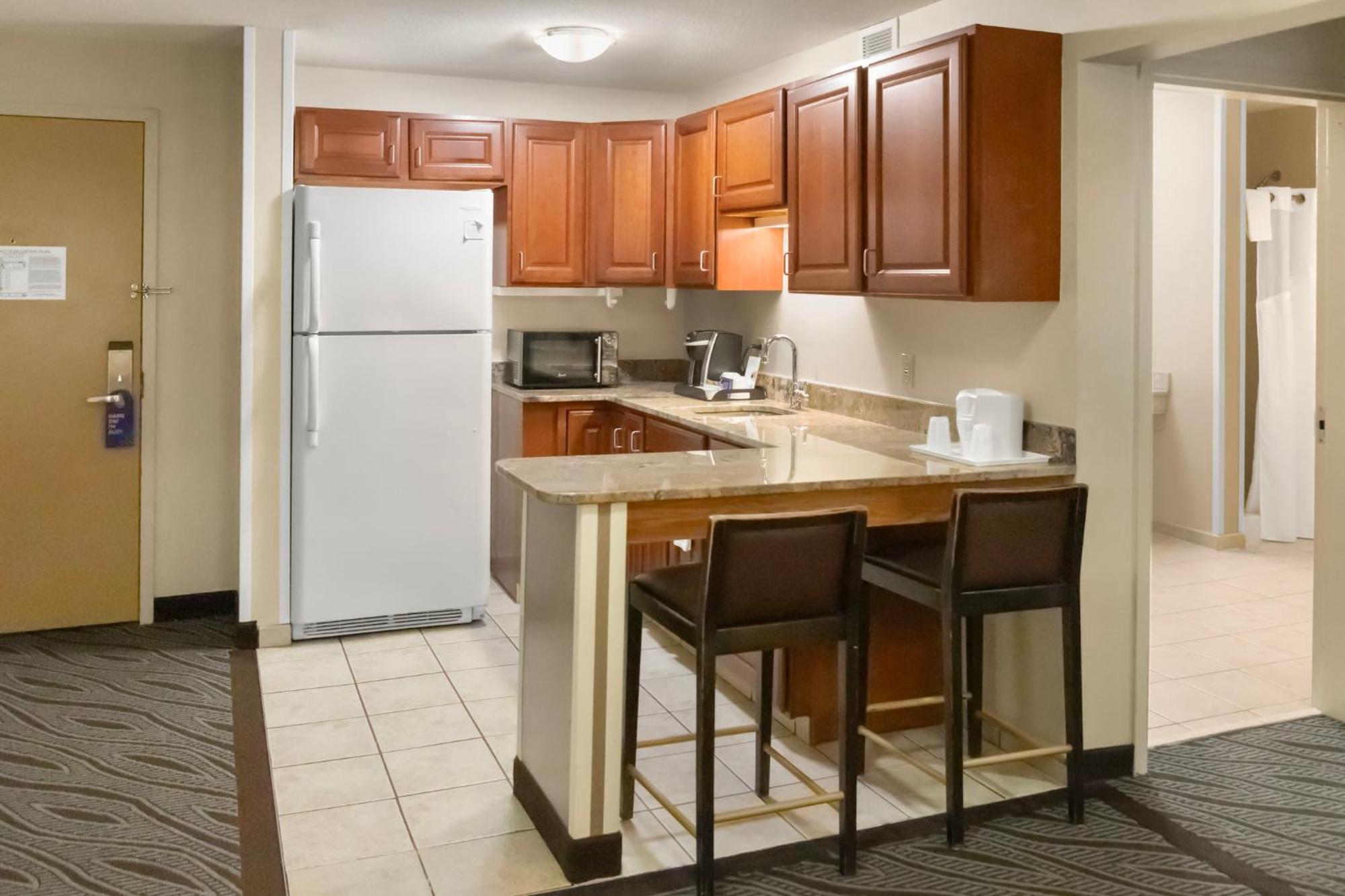 Holiday Inn Express - Ludlow - Chicopee Area By Ihg Екстериор снимка