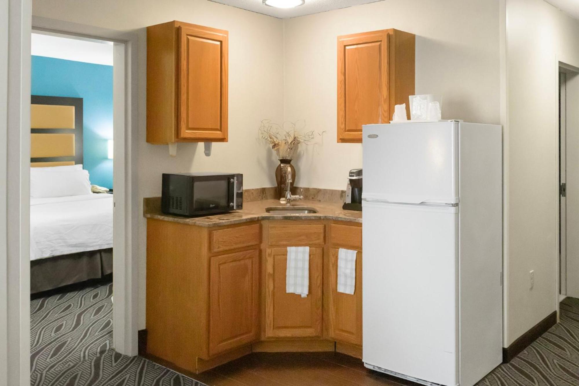 Holiday Inn Express - Ludlow - Chicopee Area By Ihg Екстериор снимка