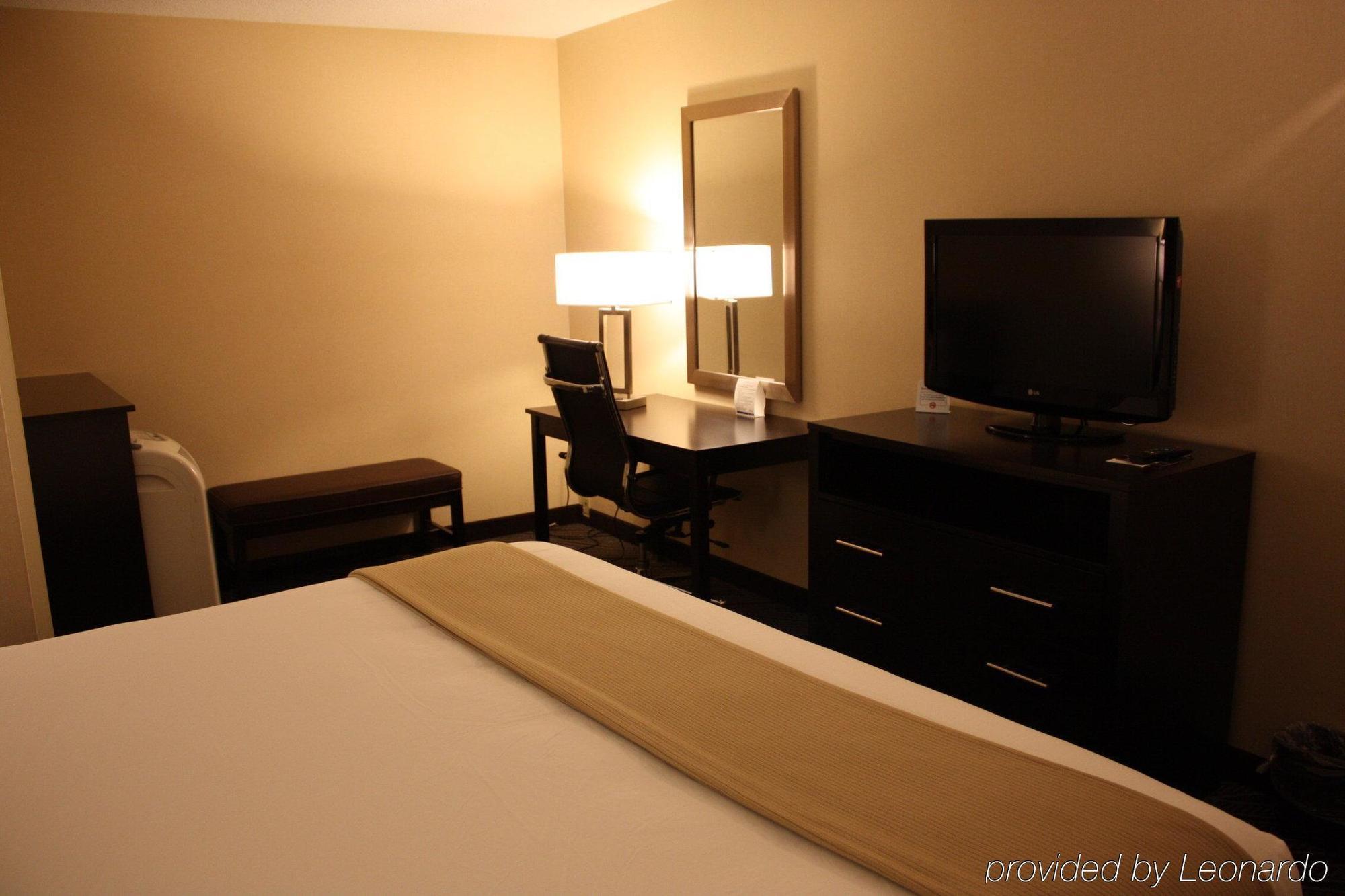Holiday Inn Express - Ludlow - Chicopee Area By Ihg Екстериор снимка