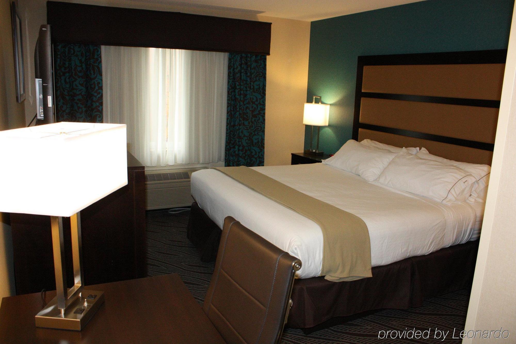 Holiday Inn Express - Ludlow - Chicopee Area By Ihg Екстериор снимка