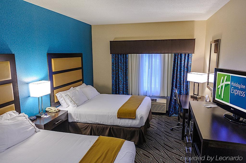 Holiday Inn Express - Ludlow - Chicopee Area By Ihg Екстериор снимка