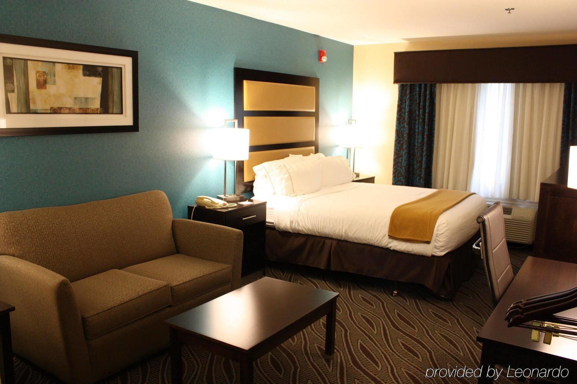 Holiday Inn Express - Ludlow - Chicopee Area By Ihg Екстериор снимка